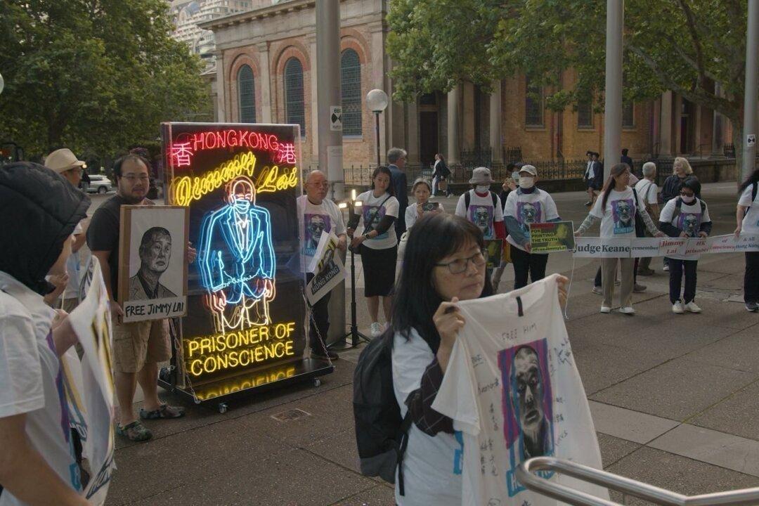 Australian Judge Sitting on HK Court Legitimises Beijing’s Oppression, Protesters Claim