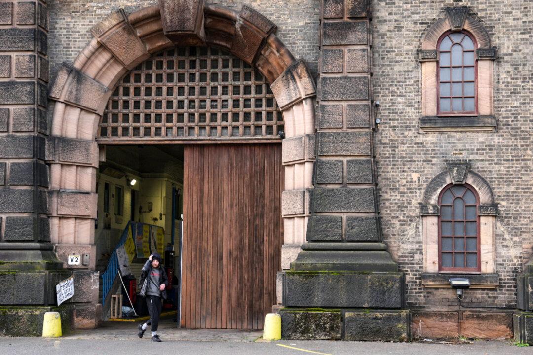 Government Launches Review to Explore Non-Custodial Sentences Amid Prison Overcrowding