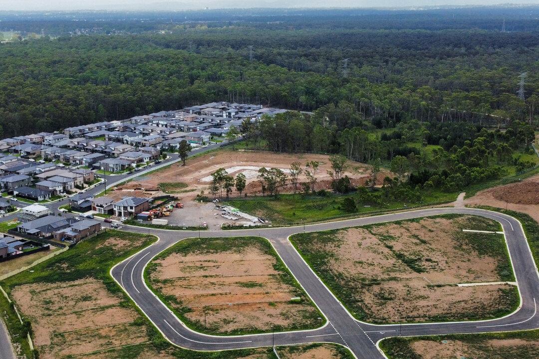 After Near-300 Day Standoff, Greens Finally Agree to Labor’s Housing Bills