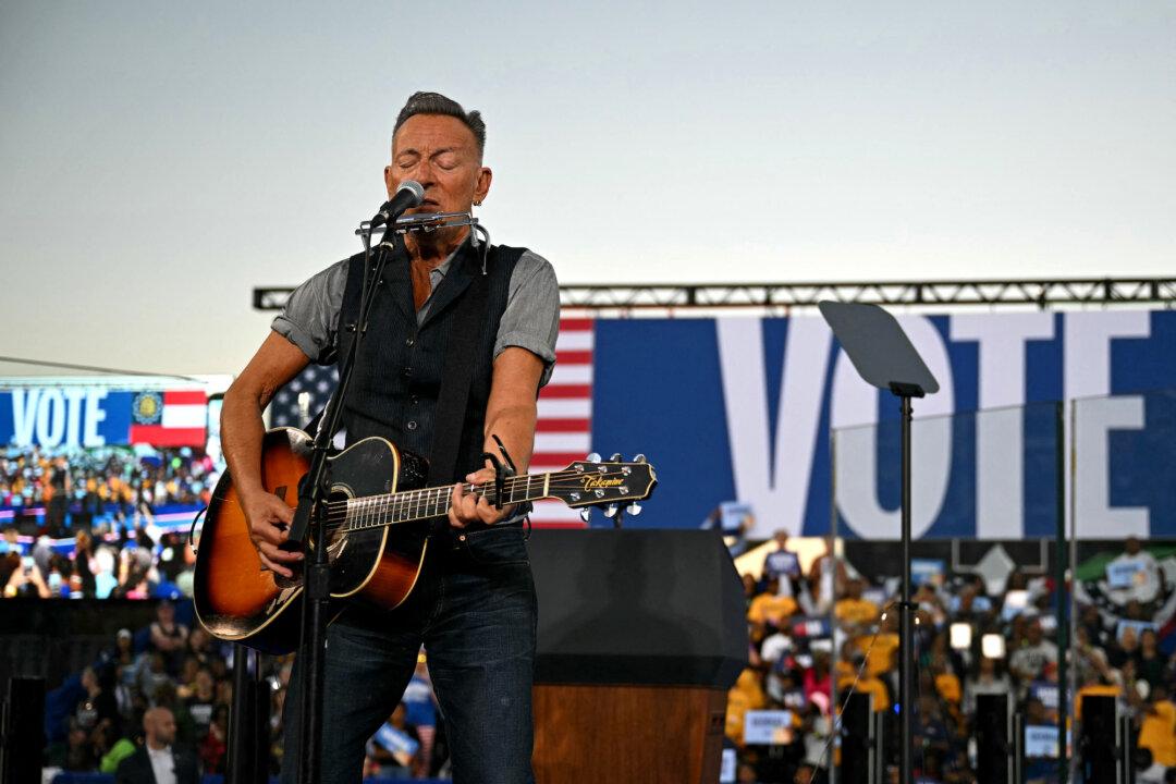 Harris Campaigns in Georgia with Obama, Bruce Springsteen
