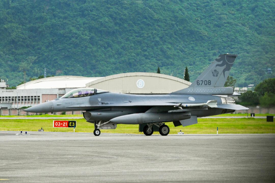 US Initiates National Security Investigation Into Aircraft, Jet Engine Imports