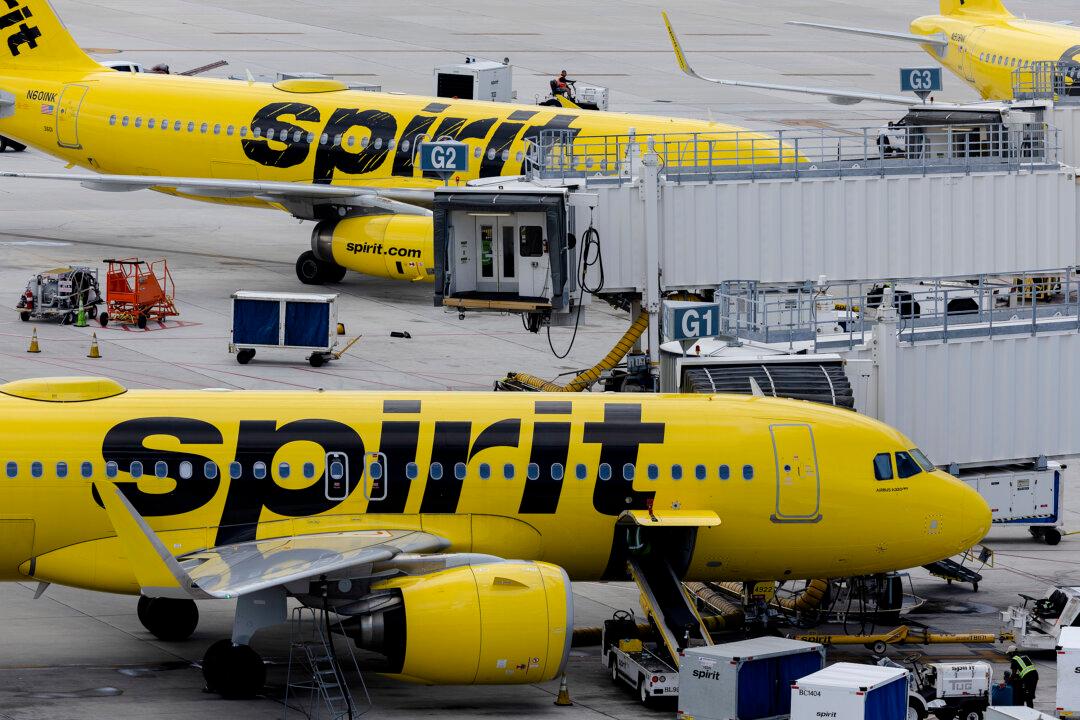 Spirit Airlines Stock Plummets by More Than 62 Percent Amid Debt Negotiations