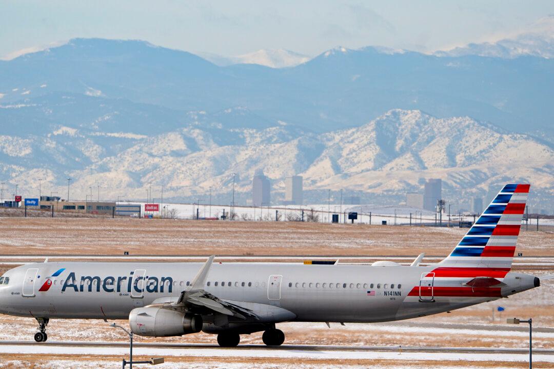 American Airlines Tests Boarding Technology That Audibly Shames Line Cutters