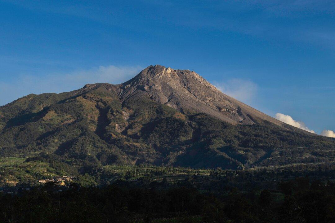 Indonesia’s Marapi Volcano Erupts, Spewing Ash and Hot Clouds