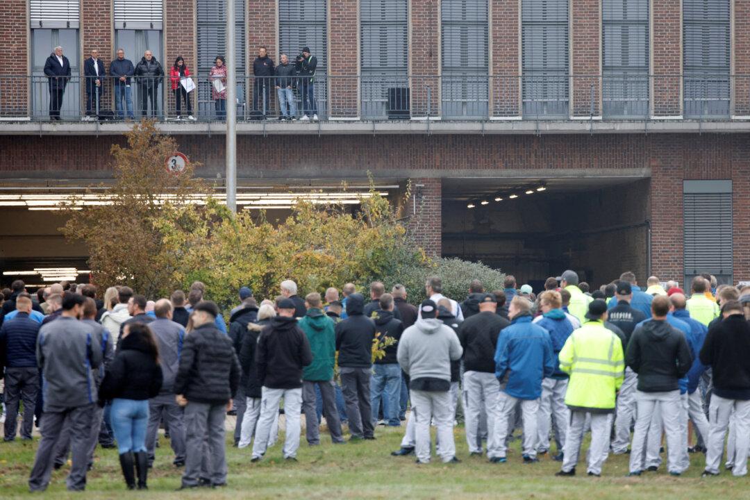 Volkswagen Labour Chief Sounds Alarm on Mass Layoffs, 3 German Plant Closures