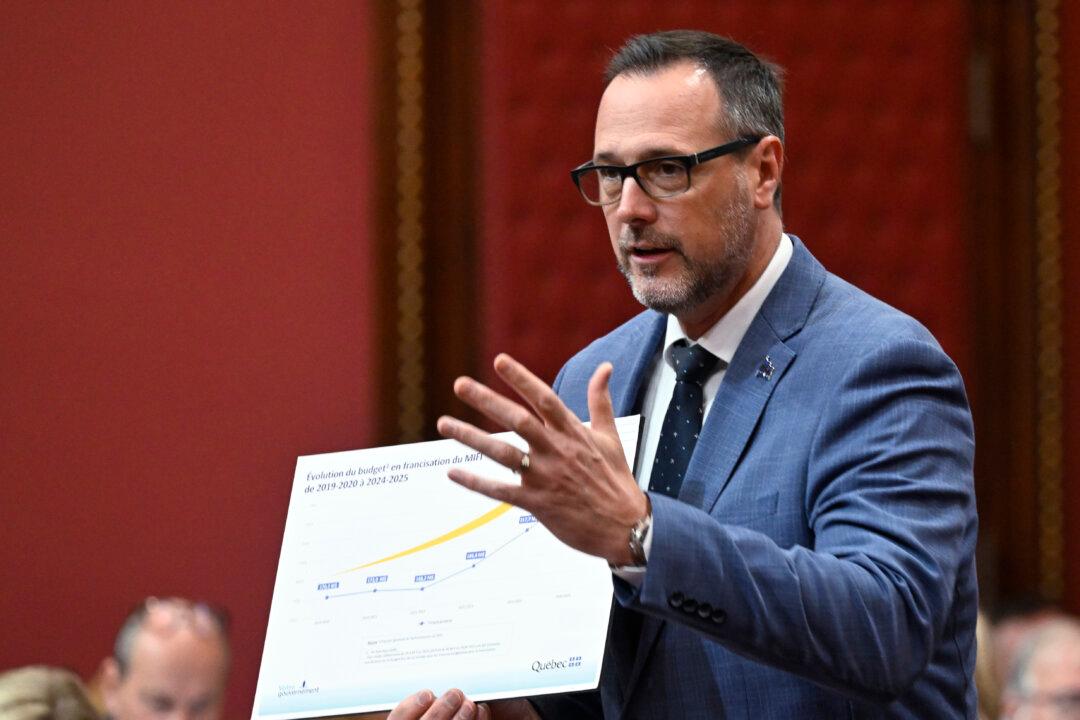 Quebec Suspends Two Immigration Programs Until 2025