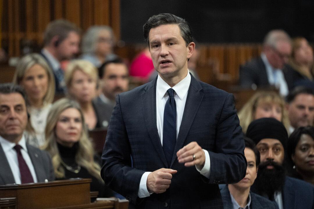 Poilievre Says Liberals ‘Morally Obliged’ to Keep Trudeau as Leader
