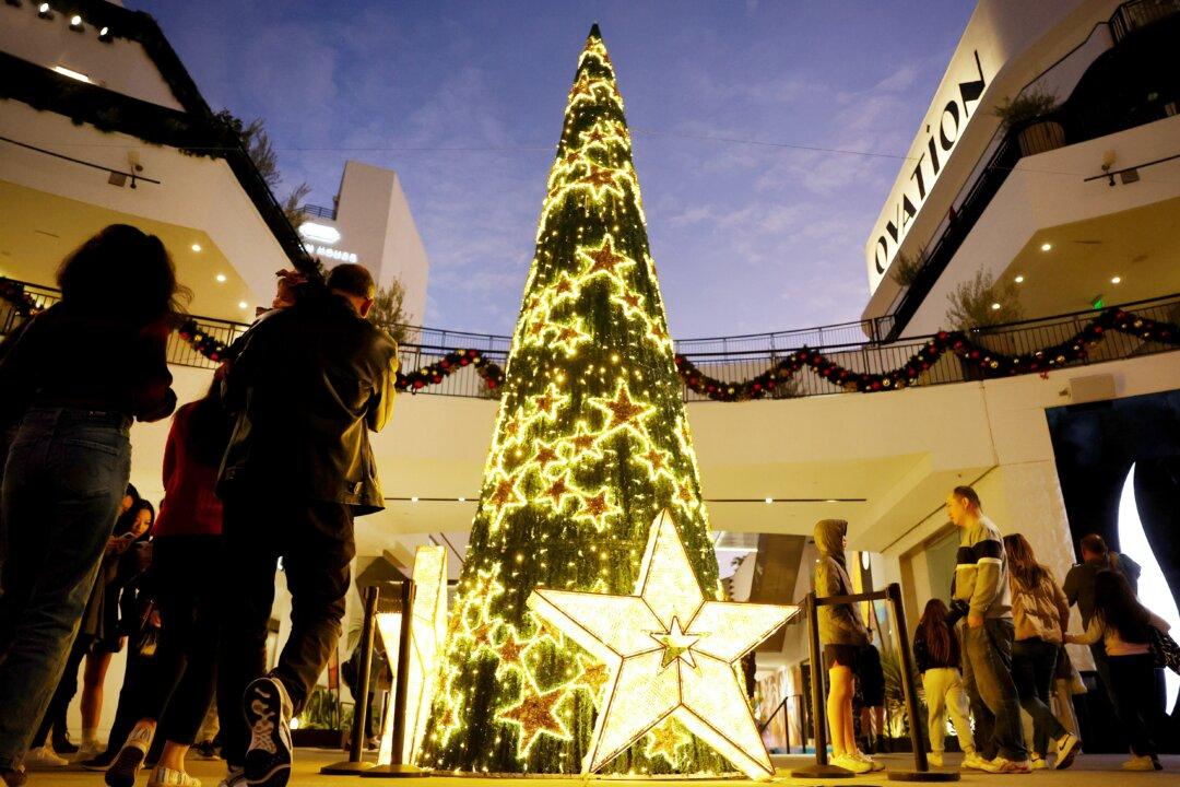 How to Maintain Financial Sanity Over the Holidays
