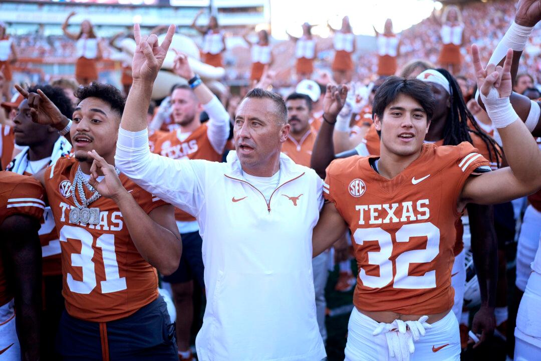 AP Top 25: Texas Returns to No. 1, Alabama Drops to No. 7 After Upsets Force Reshuffling of Rankings