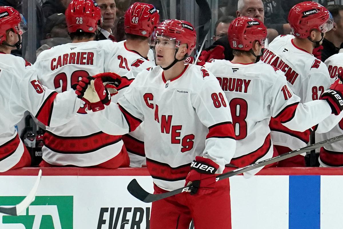 Martin Necas Has Goal and Assist as Hurricanes Cruise to 4-1 Win Over Penguins
