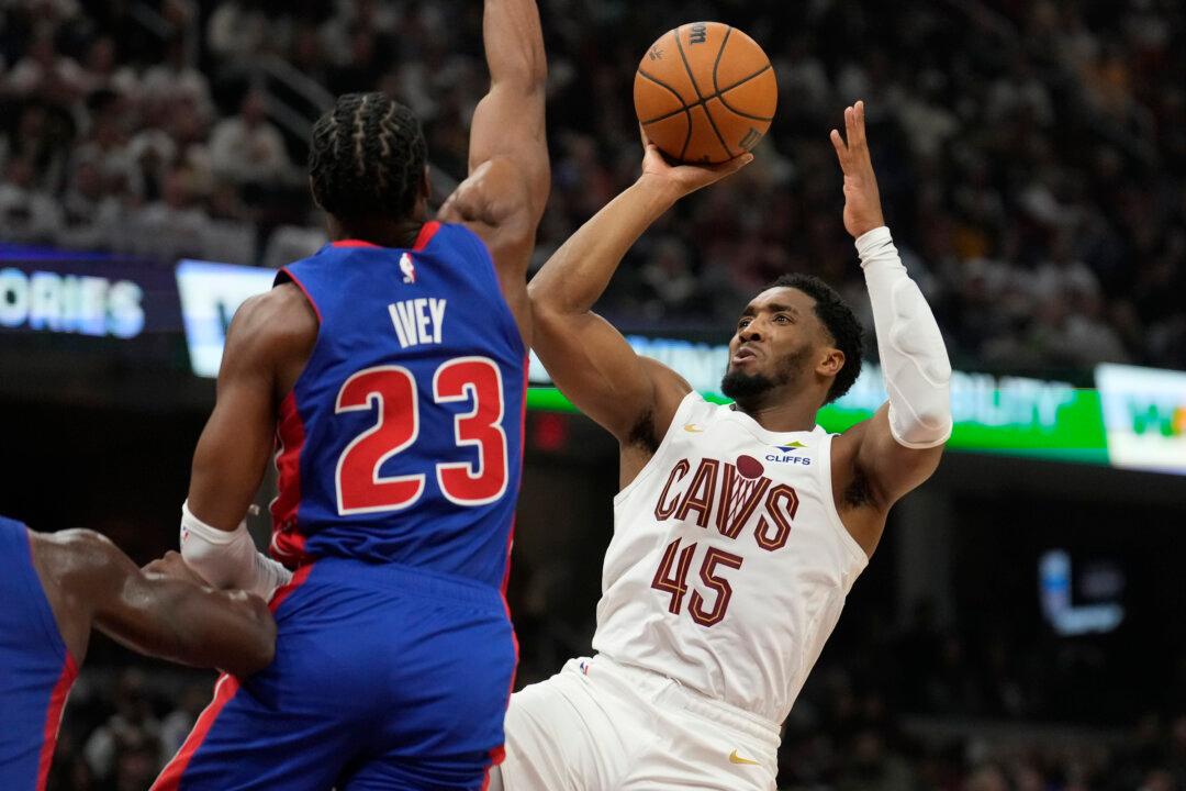 Mitchell, Wade Help Cavaliers Beat Pistons 113–101 in Bickerstaff’s Return to Cleveland