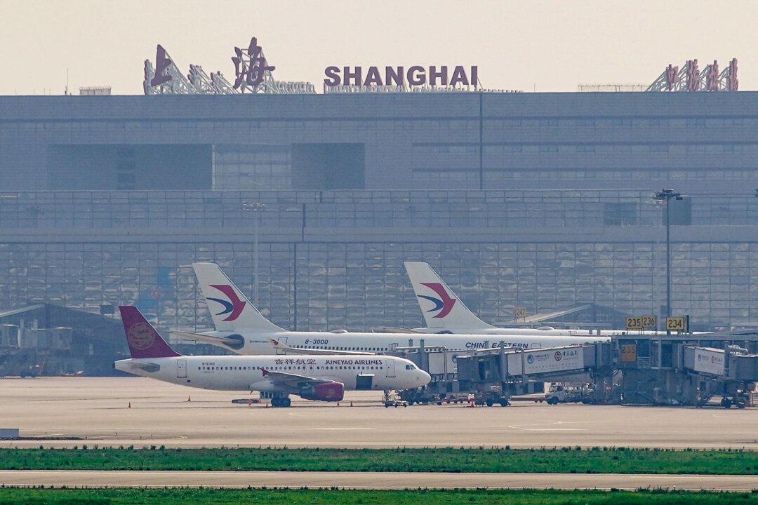 Major Chinese Airlines See Significant Profit Drop Despite Record High Passenger Traffic