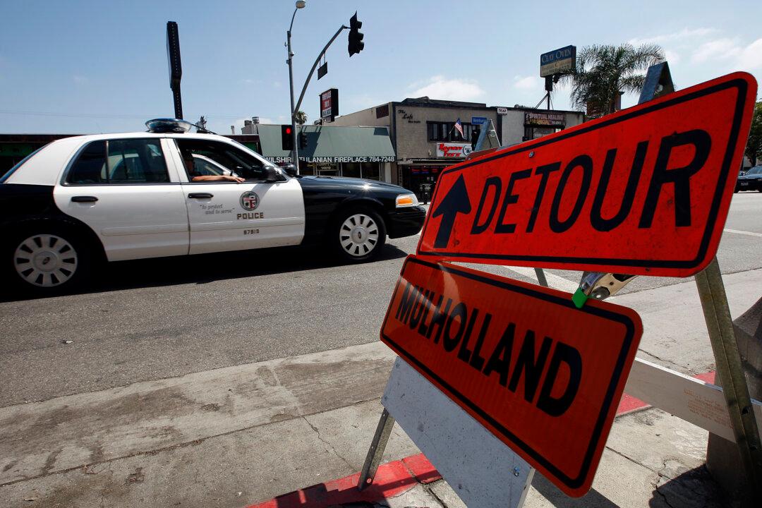Homeowners Sue After Mulholland Drive Hydrant Floods Their Properties in Los Angeles