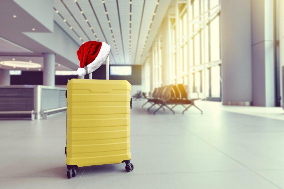 Holiday Flights Are Cheaper This Year—Here’s How to Book Smart