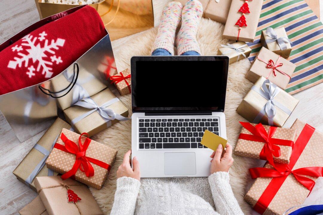 9 Ways to Keep Your Holiday Spending in Check