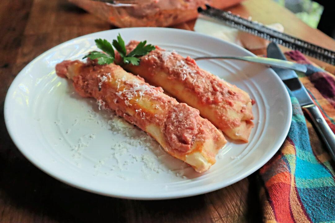 Homemade Manicotti With Vodka Sauce Brings a Spicy Kick