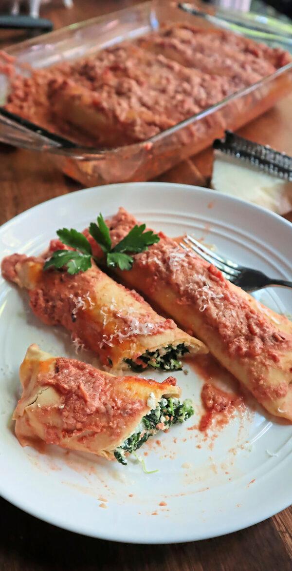 Homemade cheese and spinach manicotti with a spicy vodka sauce. (Gretchen McKay/Pittsburgh Post-Gazette/TNS)
