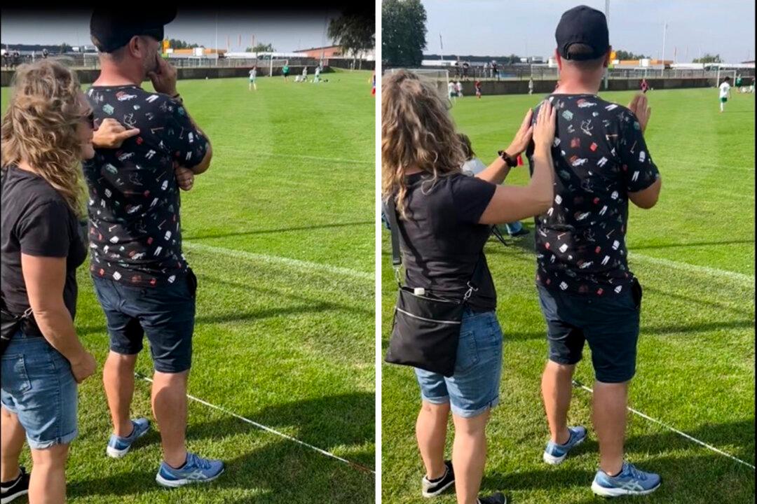 VIDEO: Dad With Rare Disorder Turns Deaf and Blind, Finds a Way to Not Miss Son’s Soccer Matches