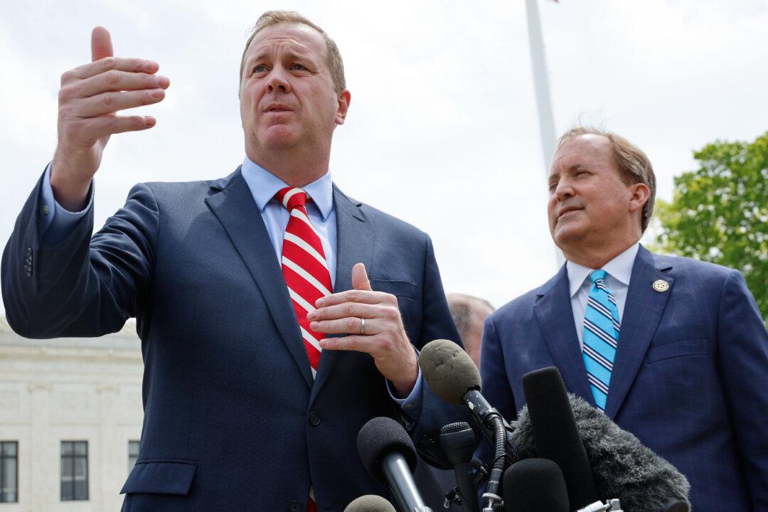 Missouri GOP Senator Withdraws From Consideration as Trump’s Attorney General