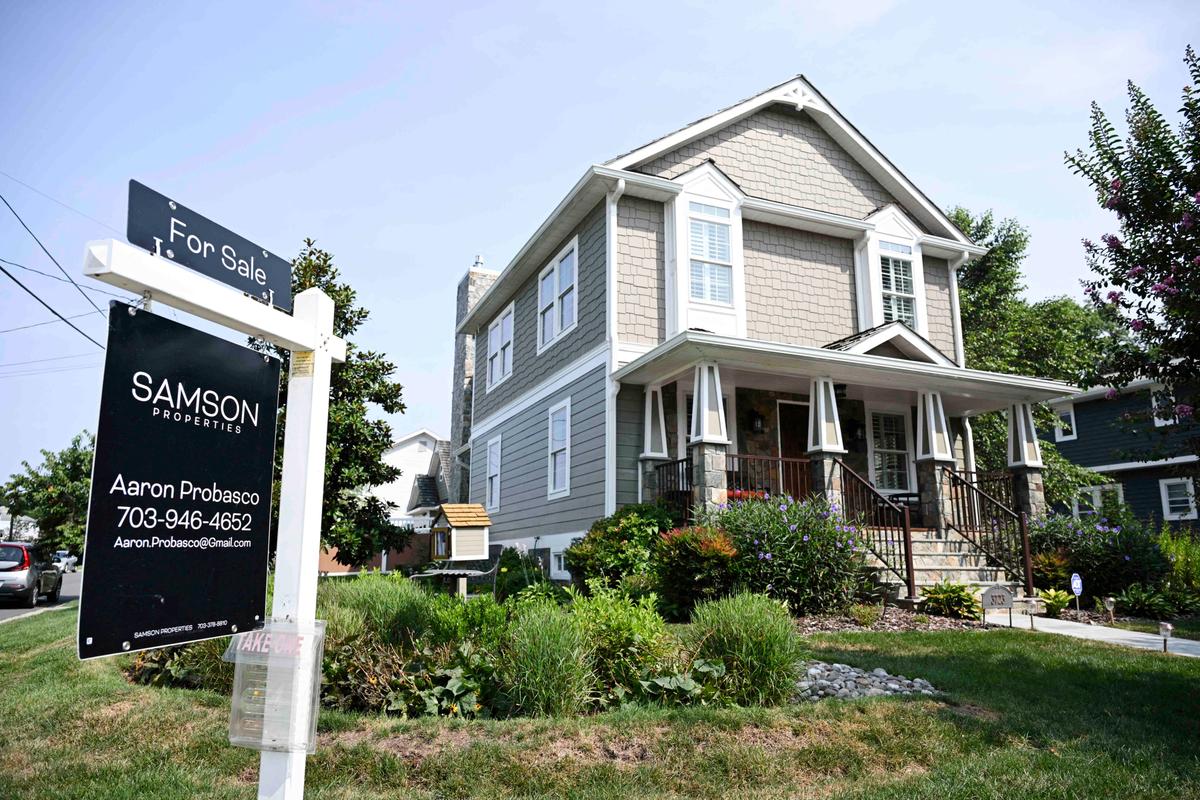 US Mortgage Interest Rates Surpass 7 Percent