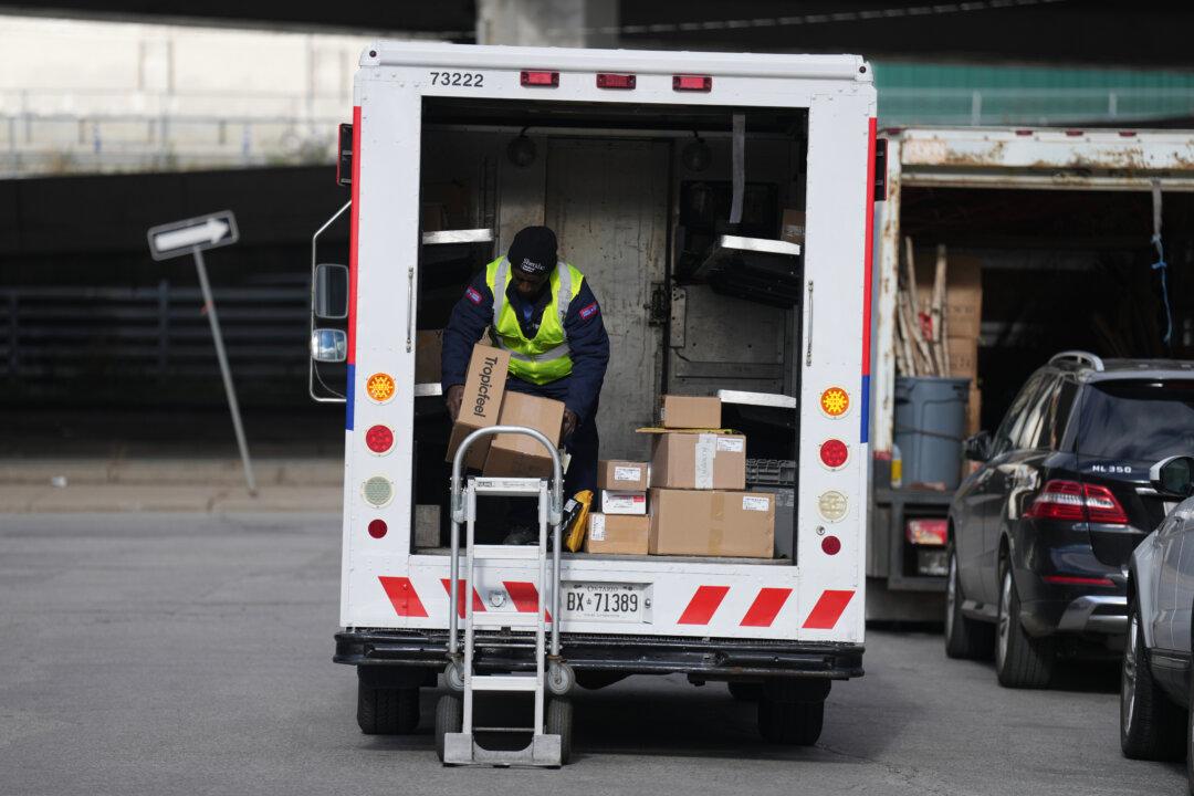Purolator Workers Won’t Handle Canada Post Packages If Strike Occurs, Union Says