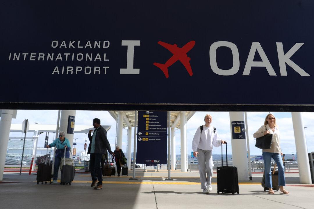 Oakland Airport Ordered to Stop Using ‘San Francisco Bay’ Name