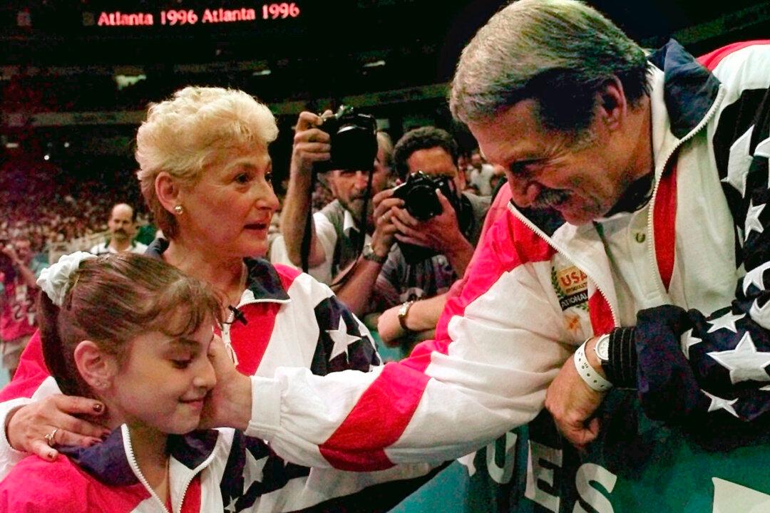 Bela Karolyi, Gymnastics Coach Who Mentored Nadia and Mary Lou and Courted Controversy, Dies at 82