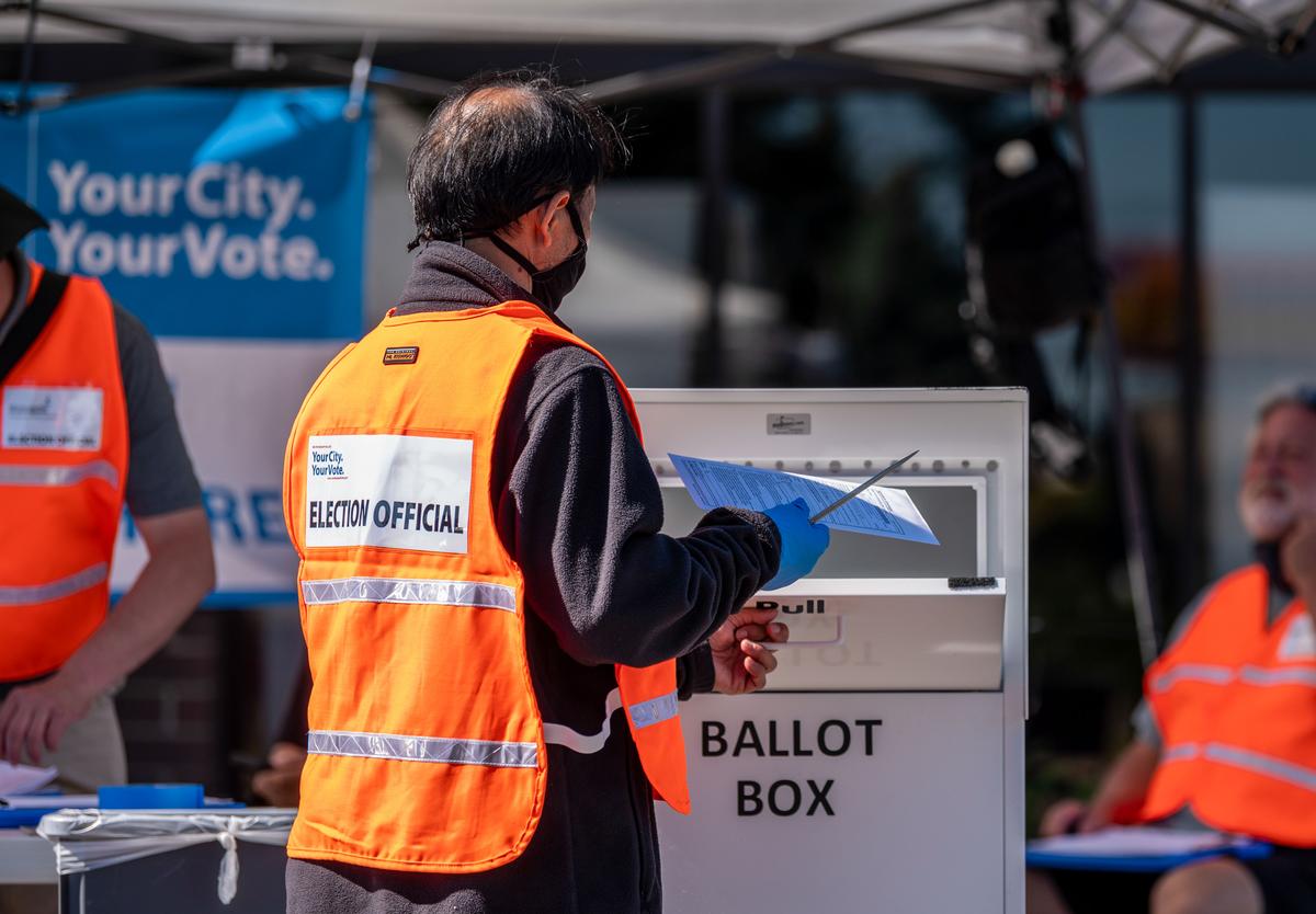 Election Judge Charged After Allegedly Letting Unregistered People Vote