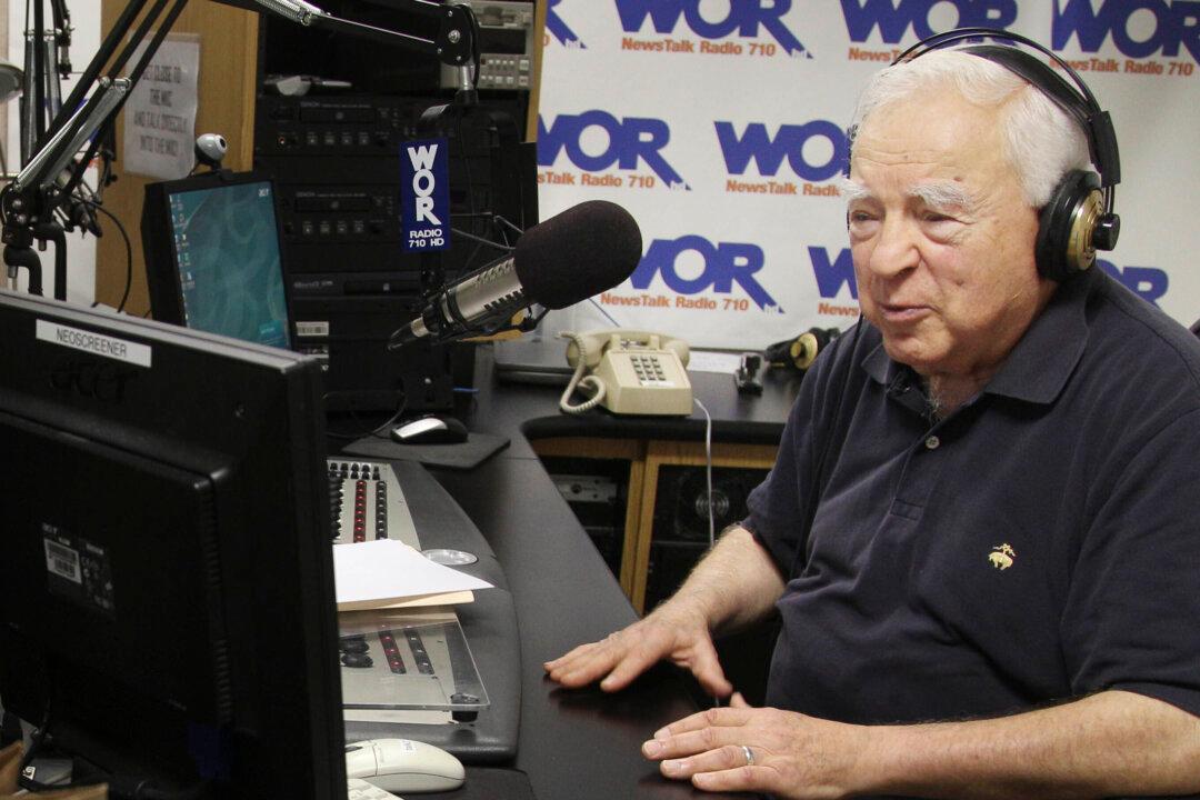 Travel Guide Pioneer Arthur Frommer Dies at 95