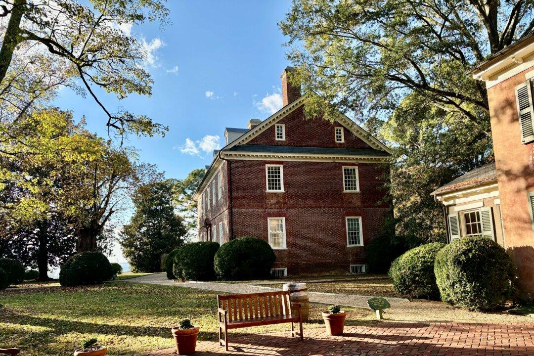 Berkeley Plantation: A Mansion in Colonial Virginia