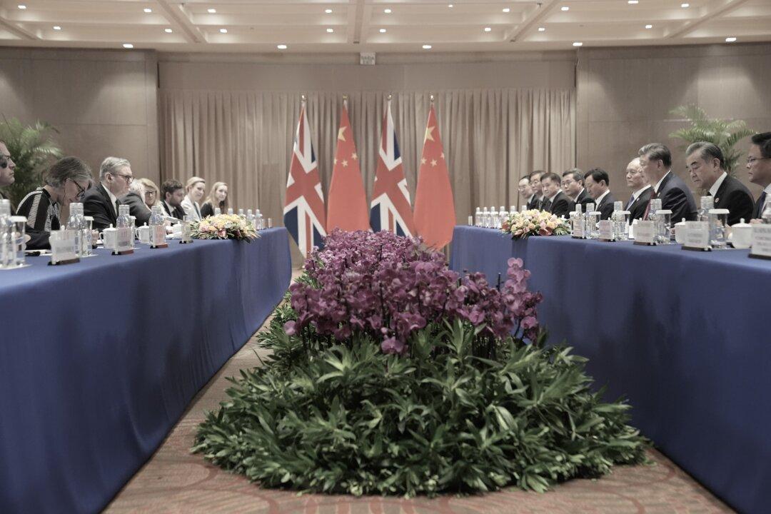 UK’s Starmer Faces Pressure to Get Tougher on China at G20