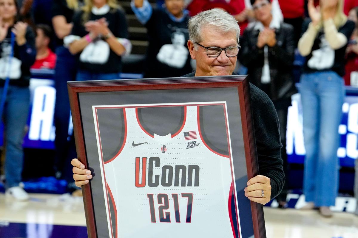 UConn’s Geno Auriemma Sets Mark for Most Wins in NCAA Basketball History