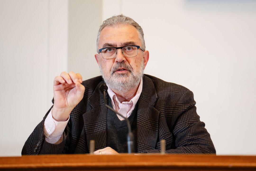 ‘Let the Party Fall’: Experts Hail Quit-the-CCP Movement as Cultural Awakening in China