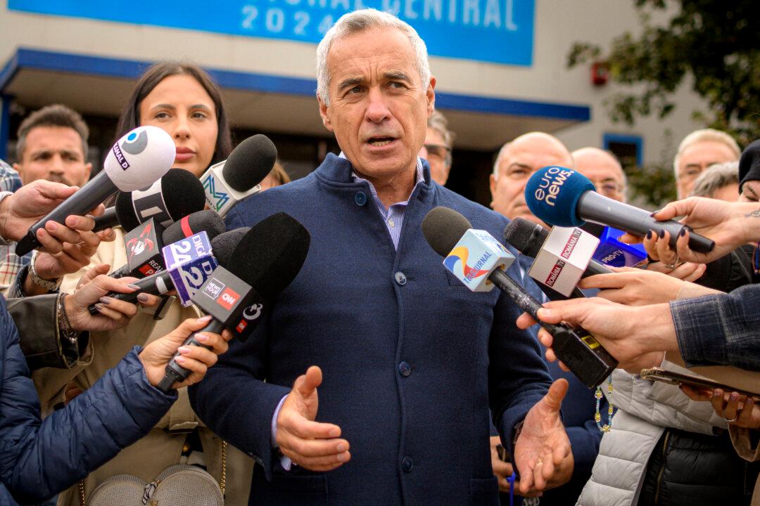 Right-Wing Populist Surprises in Romanian Presidential Election, Appears Set to Enter Runoff