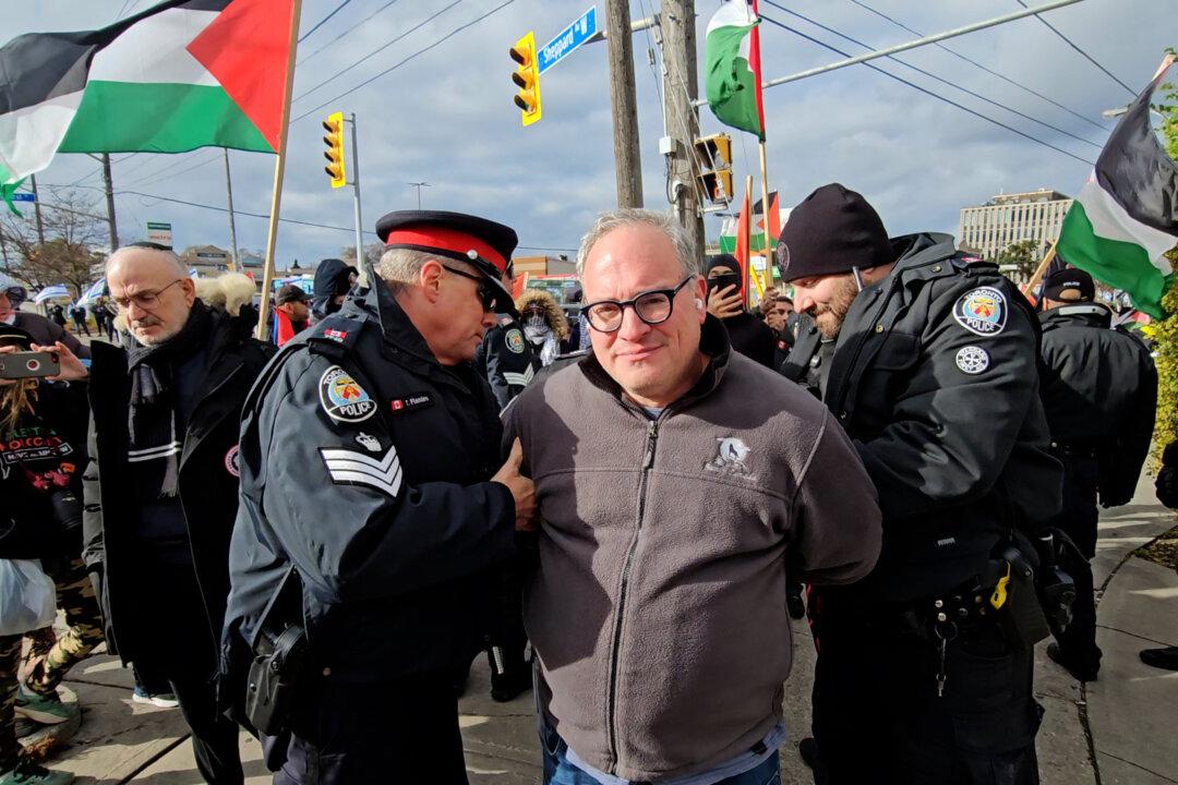 Rebel’s Ezra Levant Arrested While Covering Pro-Hamas Rally in Jewish Neighbourhood