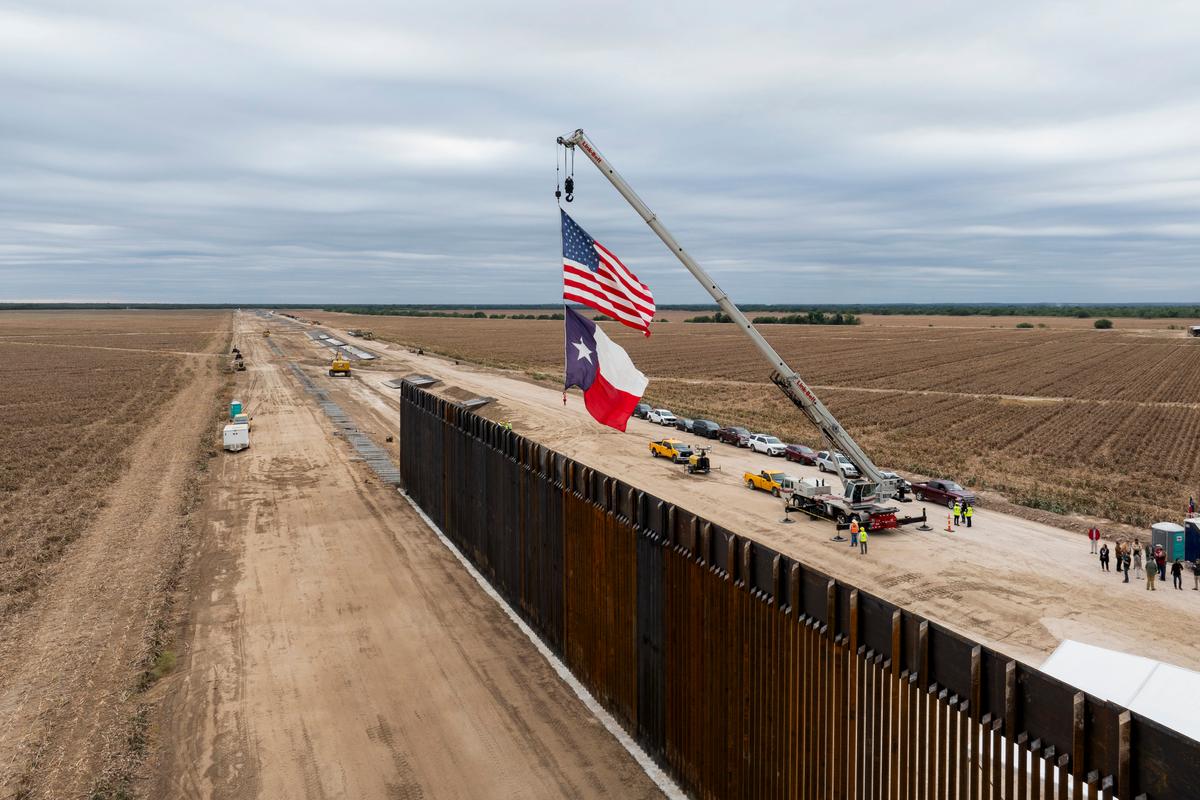 Texas Stands Ready to Buy Border Wall Panels Being Auctioned and Return Them to Trump