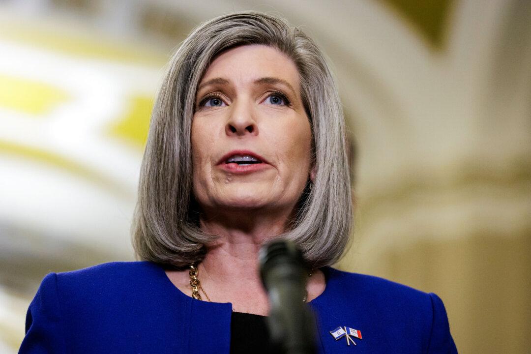 Key GOP Senator Says She’s Not Working to Derail Hegseth Nomination