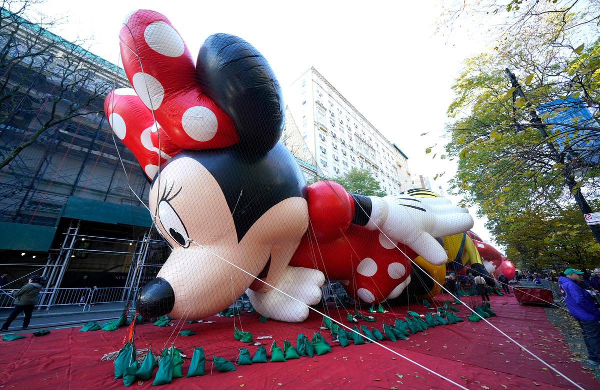 Macy’s Thanksgiving Day Parade Features New Float and Balloon Designs, Along With Old Fan Favorites
