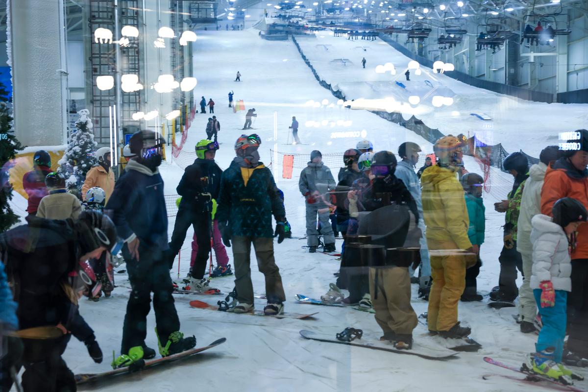 Lake-Effect Snowstorm Hits Great Lakes Region Amid Arctic Blast in Parts of US