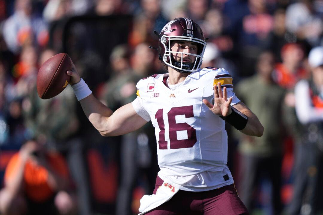 Minnesota Rallies to Defeat No. 24 Illinois 25–17 for the Golden Gophers’ 4th Straight Win