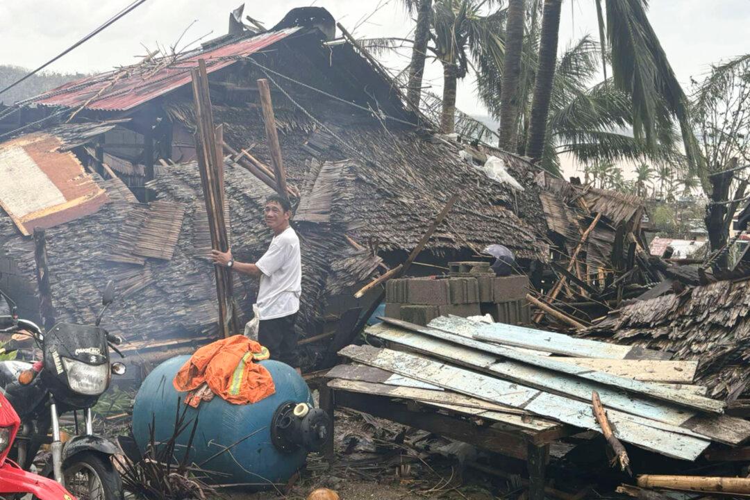 Typhoon Man-Yi Leaves 7 Dead in Philippines and Worsens Crisis From Back-to-Back Storms