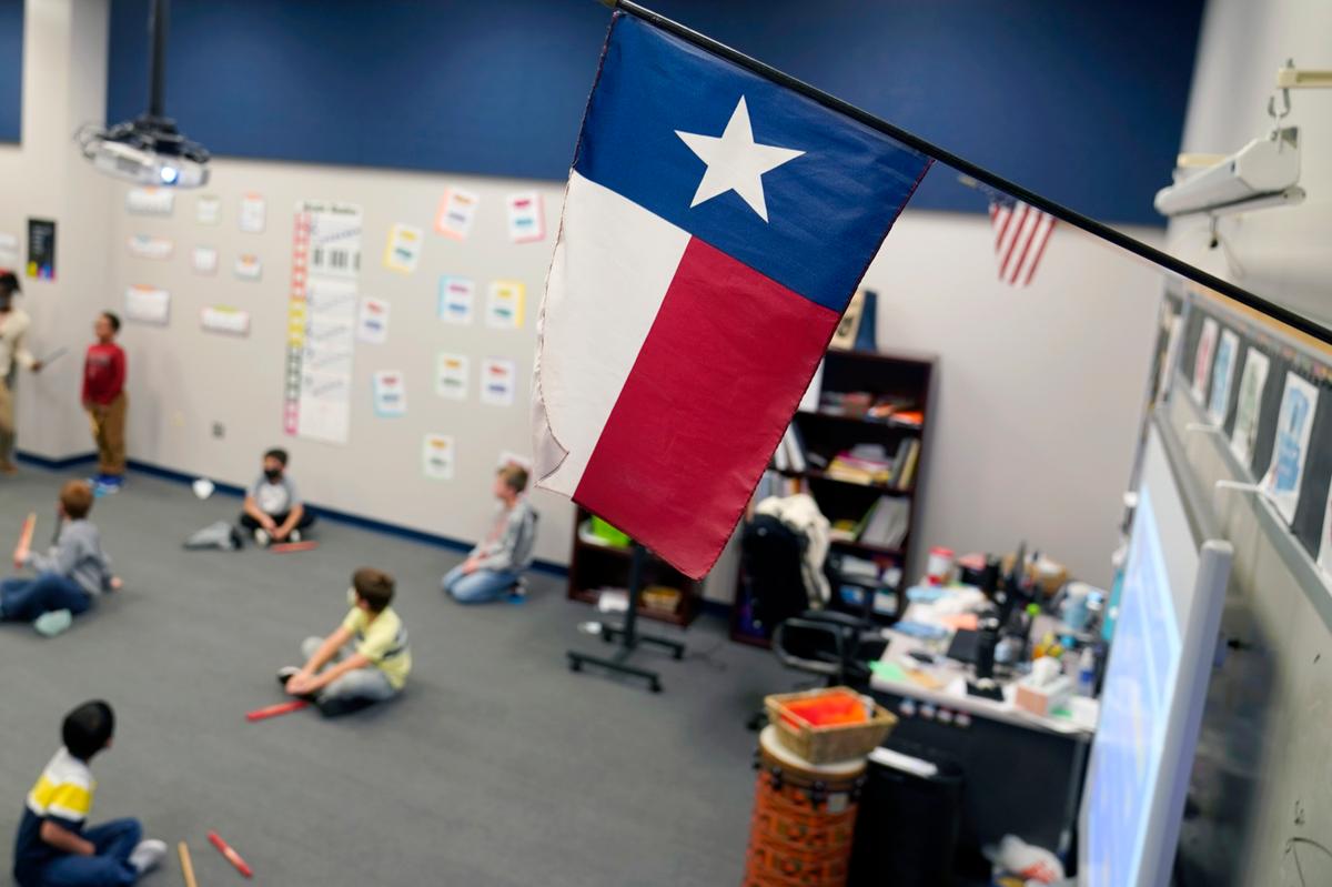 Texas Lawmakers Advance School Choice Bill