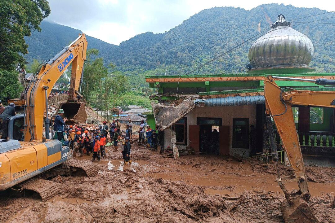 Rescuers Recover 20 Bodies From Flash Floods and Landslides on Indonesia’s Sumatra Island