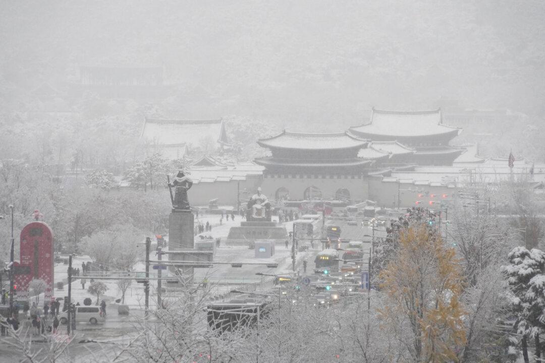 South Korea’s Capital Experiences Highest Snowfall in Over 100 Years