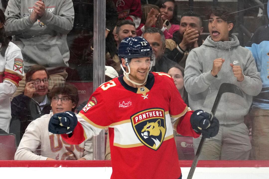 Panthers Get 2nd Win in Last 8 Games, Roll Past Maple Leafs 5–1