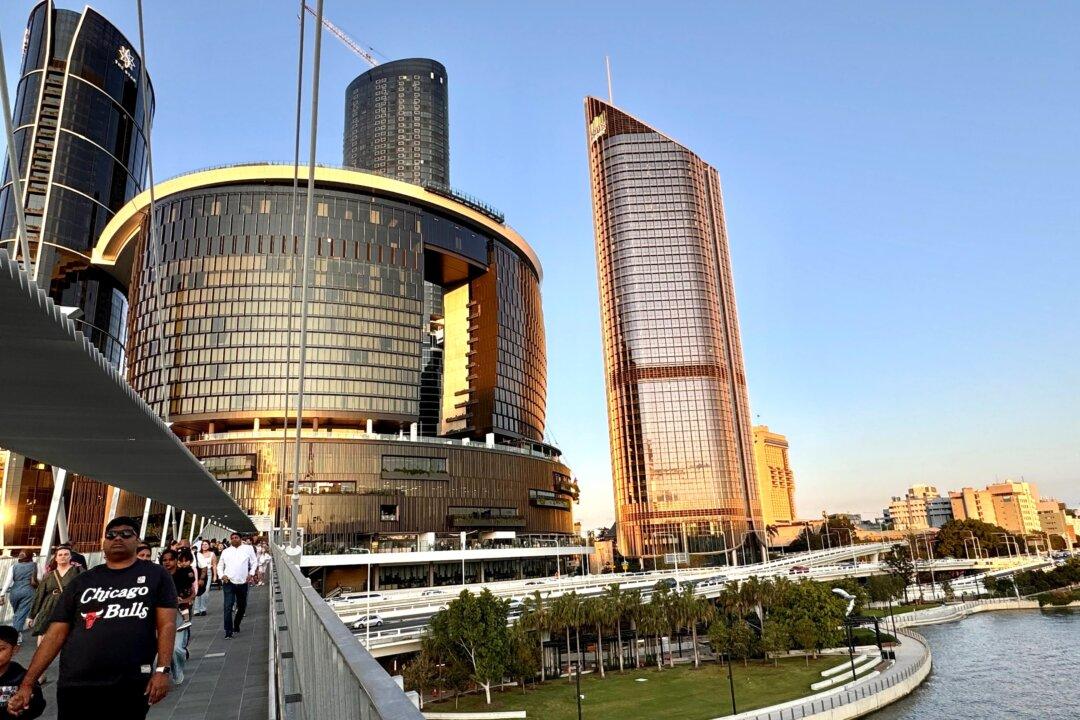 Nearing Collapse, Star Hopes for Last-Minute Bailout