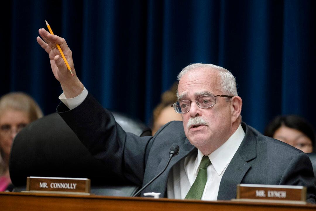 Connolly Wins Top Democrat Post on House Oversight Committee