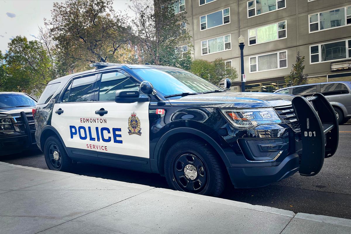 6 Men Arrested for Allegedly Damaging Vehicles in Alberta to Pressure Sellers Into Lower Prices