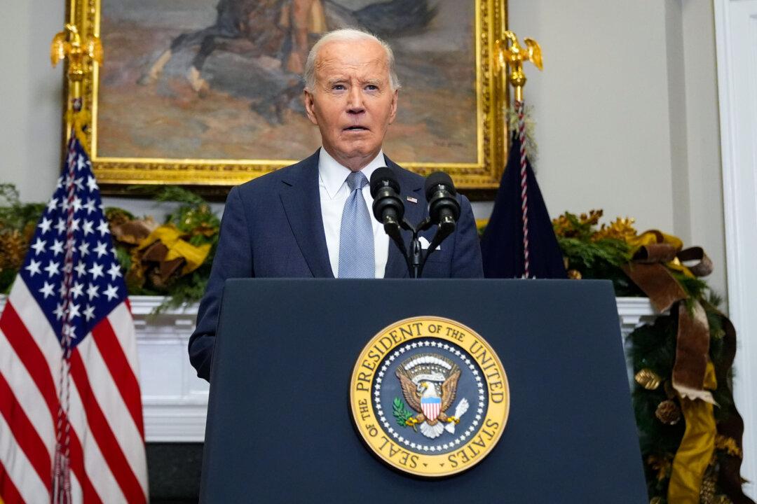 Biden Pledges US Support for Syria, Its Neighbors After Collapse of Assad Regime