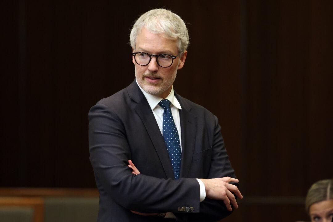 LinkedIn Pauses AI Training Using Canadian User Data: Privacy Commissioner